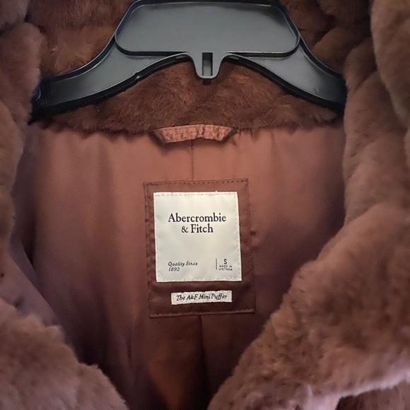 Cropped Faux Fur Jacket - Picture 4 of 4